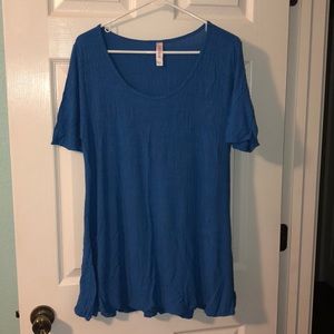 Large Blue LuLaRoe tshirt